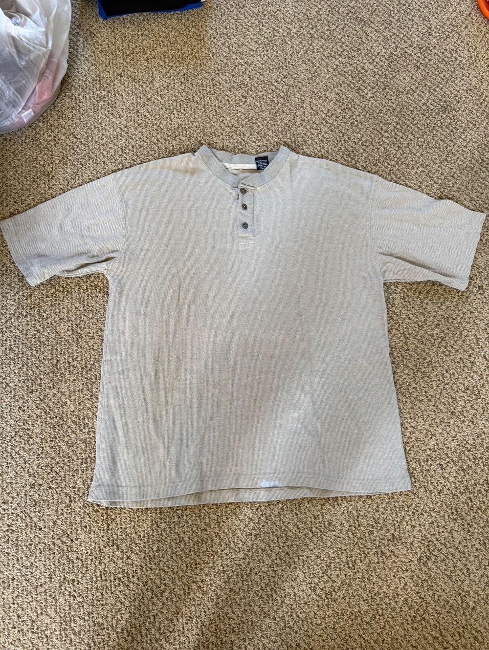 grey vintage y2k style henley short sleeve